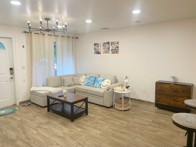 Foto del edificio - 5907 S Farragut Dr