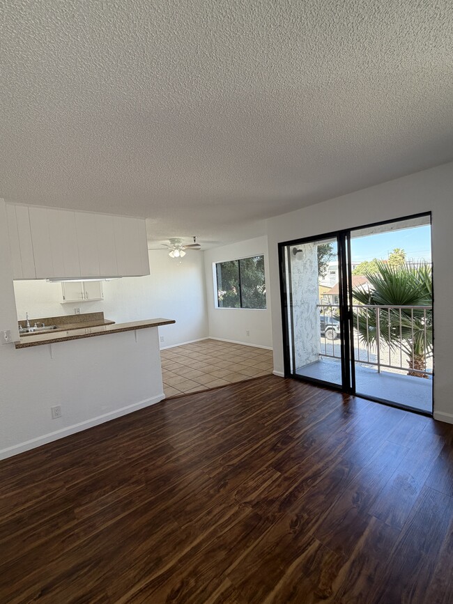 Building Photo - 4840 W 118th St