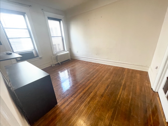Building Photo - 4215 Broadway