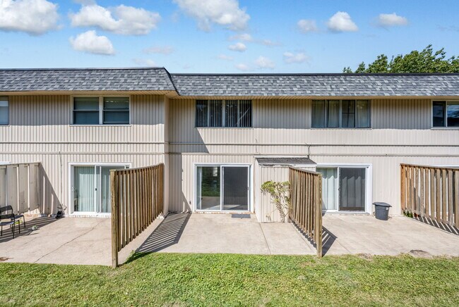 Building Photo - 410 College Park Dr