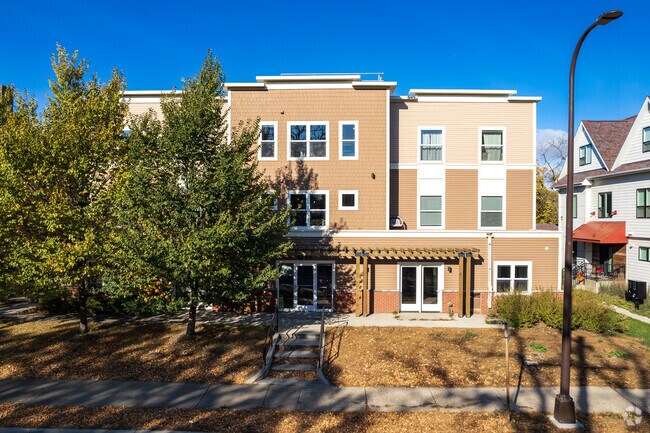 Foto del edificio - 617 10th Avenue SE