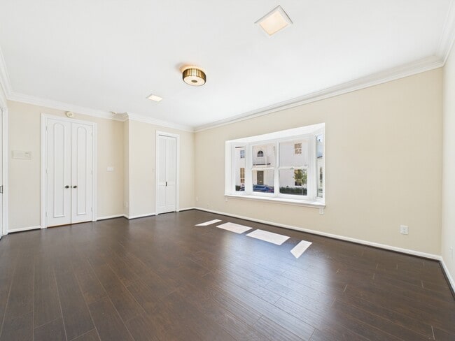 Building Photo - 7608 Del Monte Dr