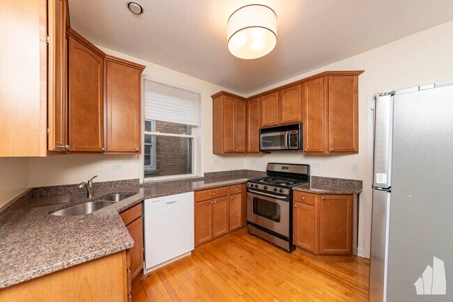 Building Photo - 4845 N Wolcott Ave