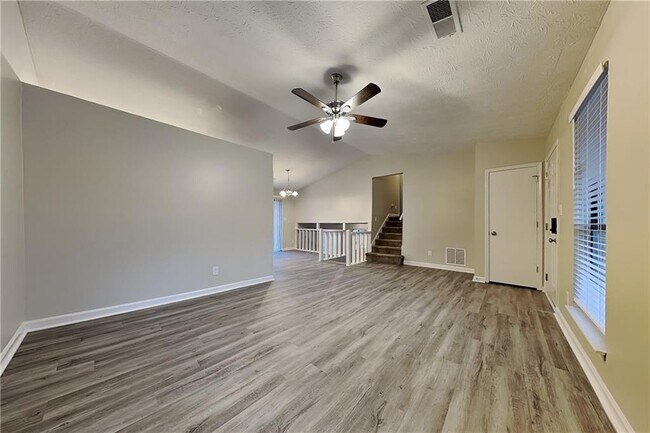 Building Photo - 3406 Deshong Dr SW