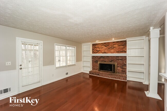 Building Photo - 205 N Fayette Dr