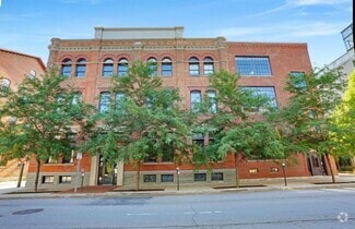 Building Photo - 570 S Front St