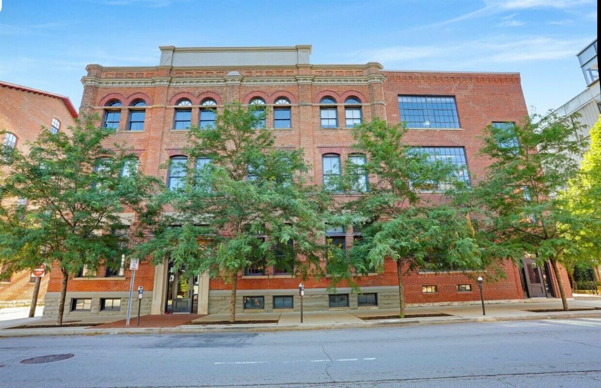 Foto principal - 570 S Front St