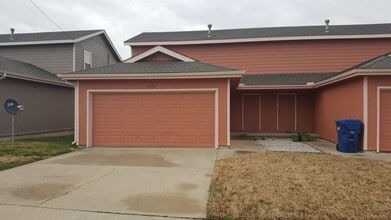Building Photo - 2752 S Glenview Ave