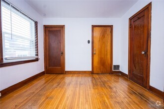 Building Photo - 1801 Niagara St