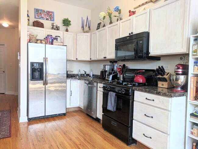 Foto del edificio - 2252 W Adams St