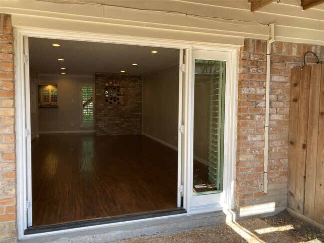 Foto del edificio - 881 Wax Myrtle Ln