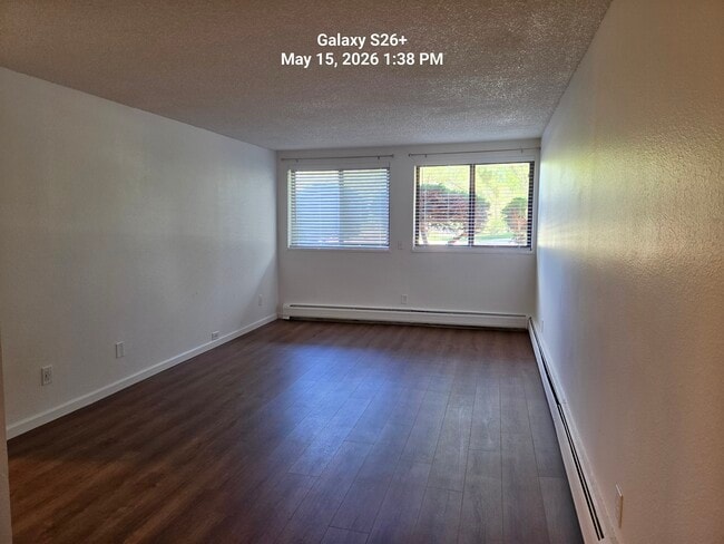Building Photo - 1250 Golden Cir