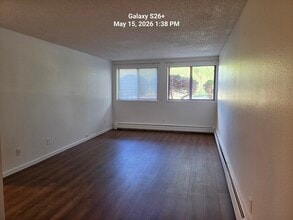Building Photo - 1250 Golden Cir