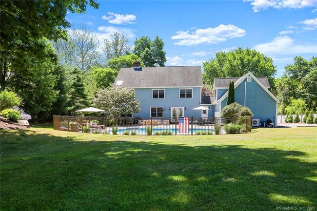 Building Photo - 528 Brookside Dr
