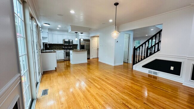 Building Photo - 282 Overlook Ct