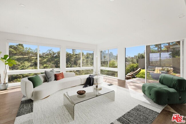 Foto del edificio - 2204 Ridgemont Dr