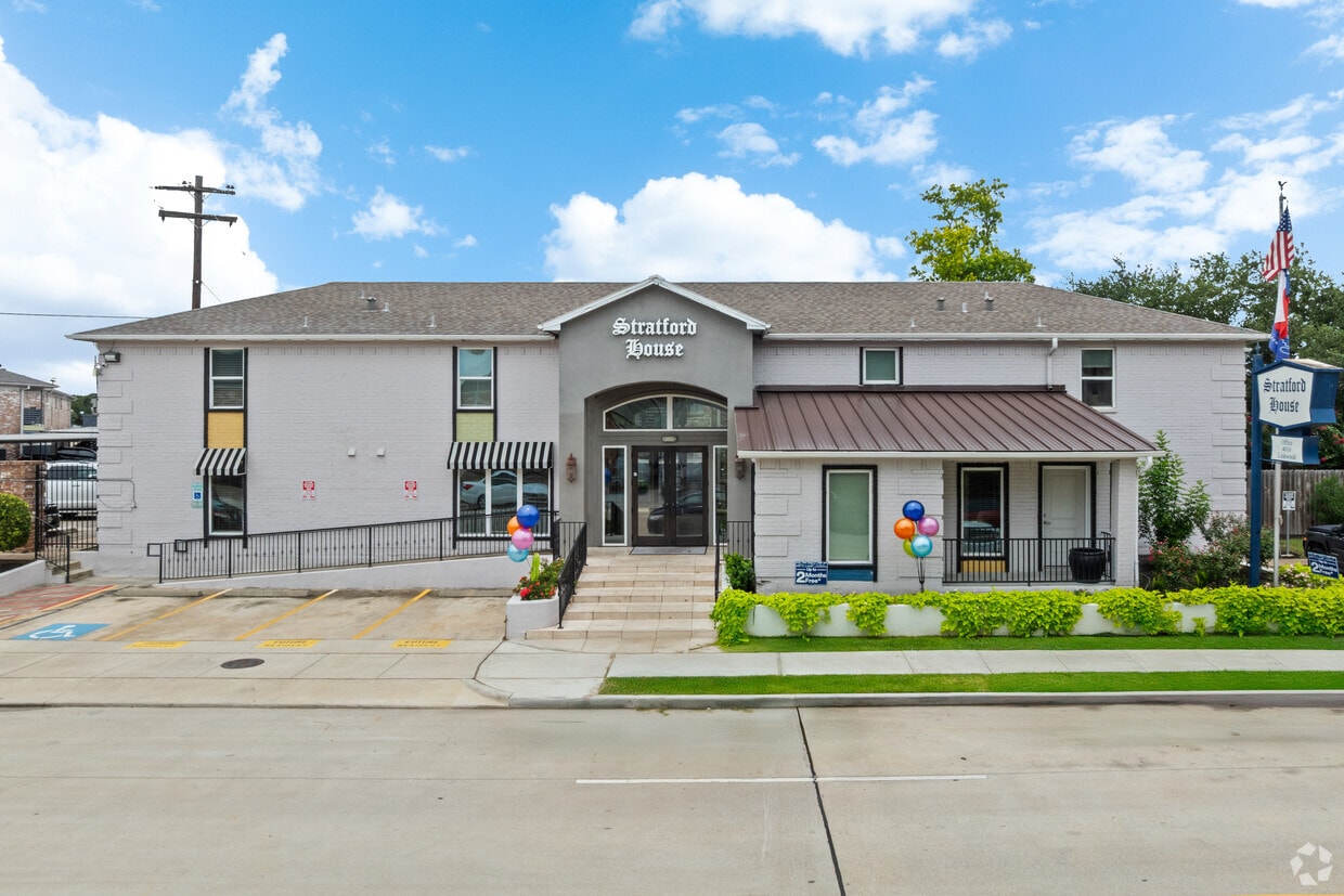 Primary Photo - Stratford House Apartments