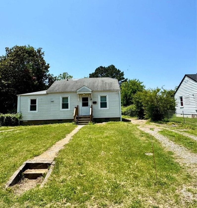 Primary Photo - 4 bedroom 2 bath house in Henrico County! ...