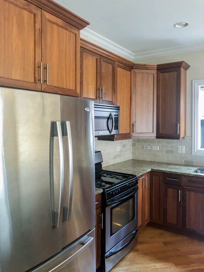 Foto del edificio - 3229 N Kenmore Ave