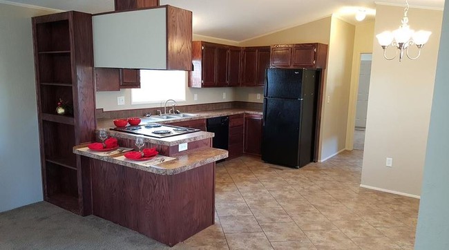 Building Photo - Kingswood Estates