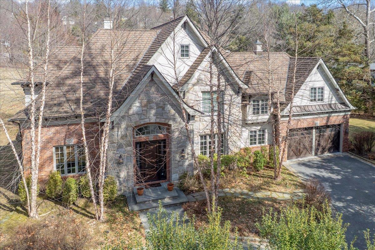Primary Photo - 87 Harriman Rd