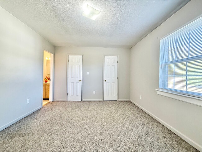 Building Photo - 102 Carter Sells Rd