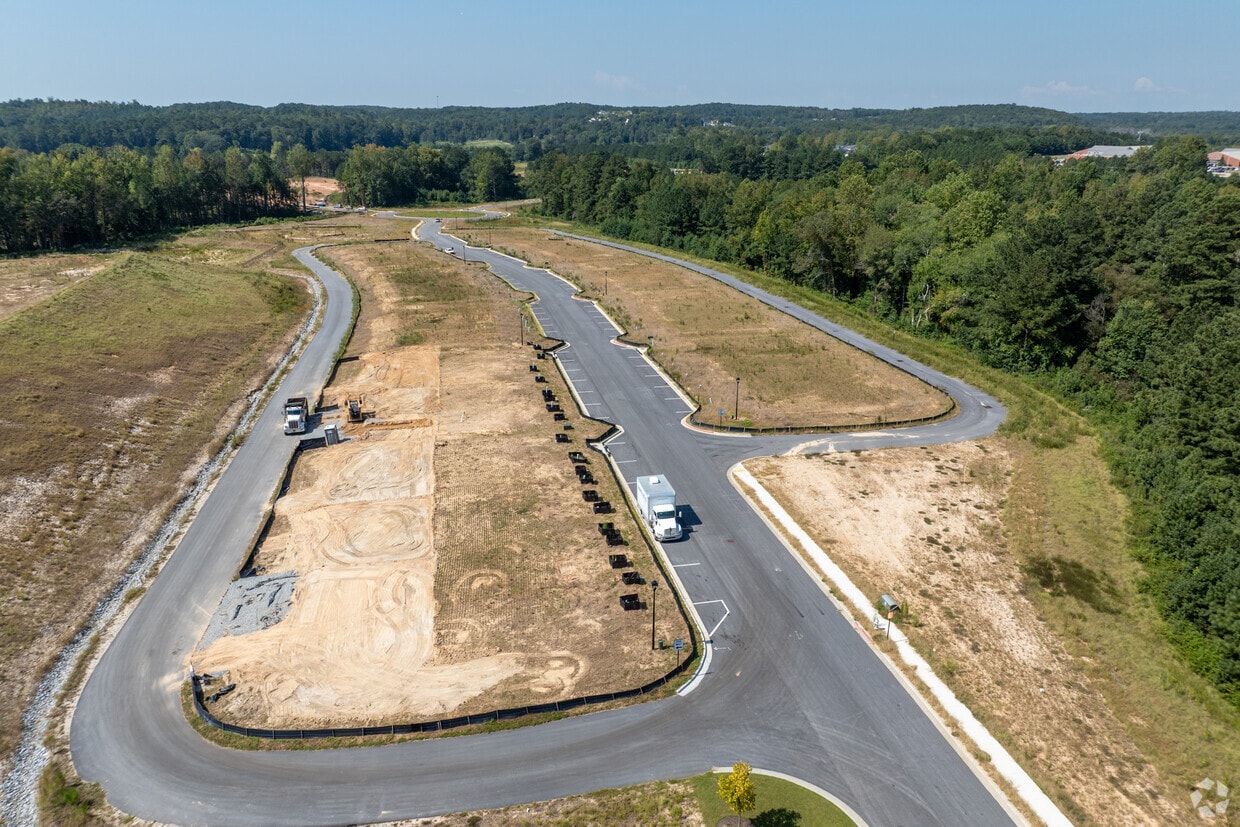 Building Photo - Pine Valley Commons