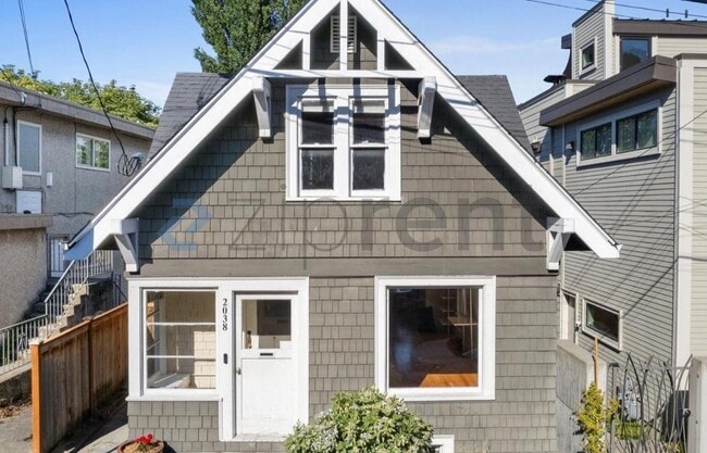 Building Photo - 2038 8th Ave N
