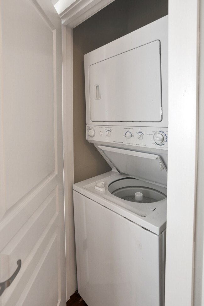 Photo - 799 Hammond Dr (Sandy Springs, GA) Townhome