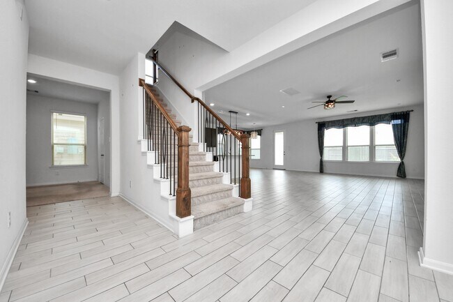 Building Photo - 14611 Lofty Cedar Dr
