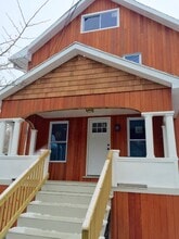 Building Photo - 127 Hyers St