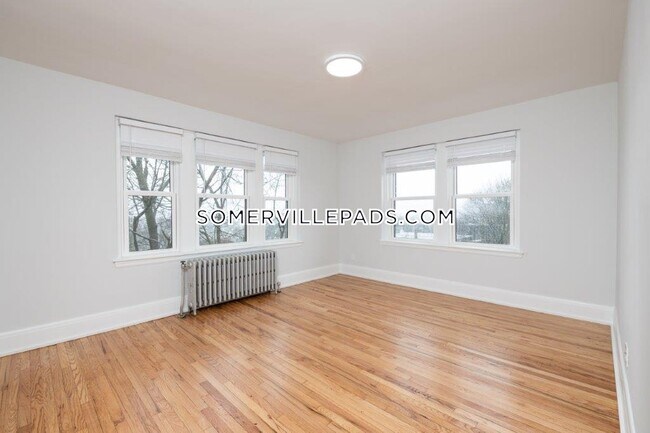 Building Photo - 123 Highland Ave.