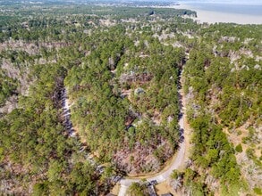 Building Photo - 201 Sunny Hill Dr