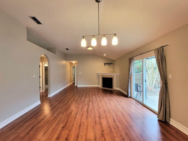 Foto del edificio - 3 bedroom house for rent in NE Tallahassee...