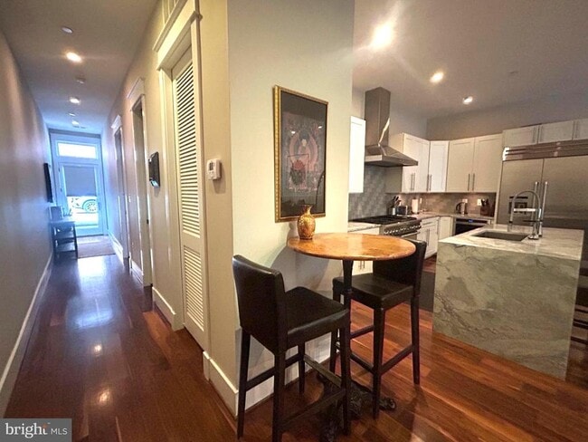Foto del edificio - 941 M St NW