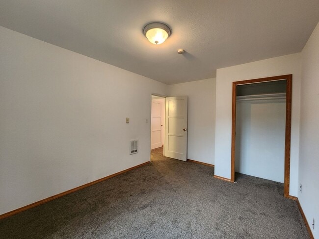Foto del edificio - 416 N Laventure Rd