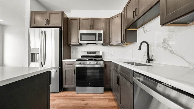 Building Photo - 353 Toms Cyn Dr