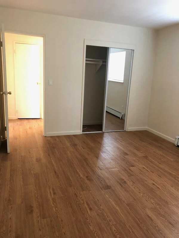 Foto del edificio - 231 Kinderkamack Rd