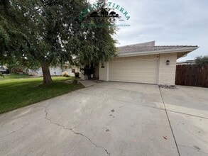 Building Photo - 22676 Coleta Dr