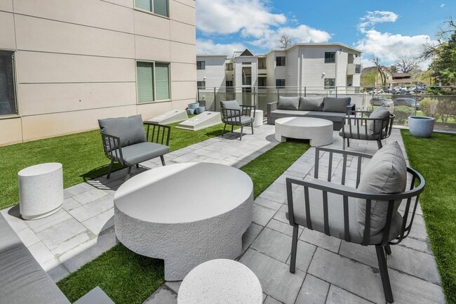 -2048x1365-BAK1470 - Saga Boulder Apartments