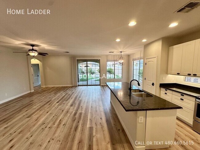 Foto del edificio - 3064 E Palmdale Ln