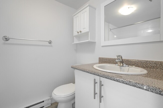 Building Photo - Red Top Tower Apartments