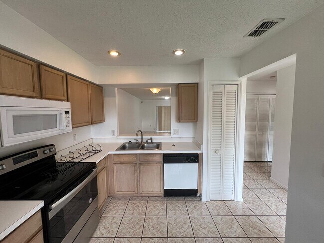 Foto del edificio - 13336 Fairway Glen Dr