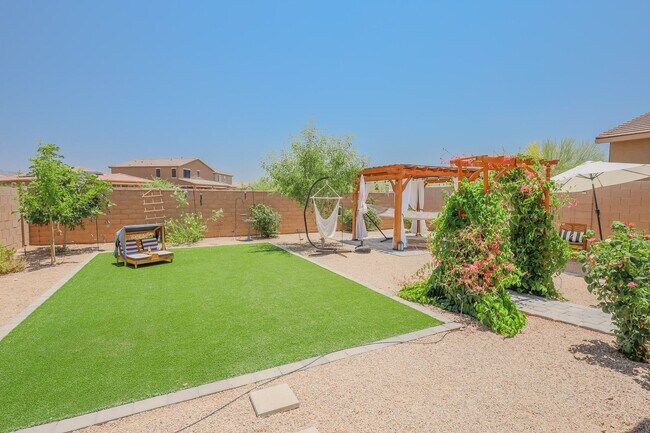Foto del edificio - LA ESTANCIA!!  2 STORY HOME!!4 Bedroom 2.5...