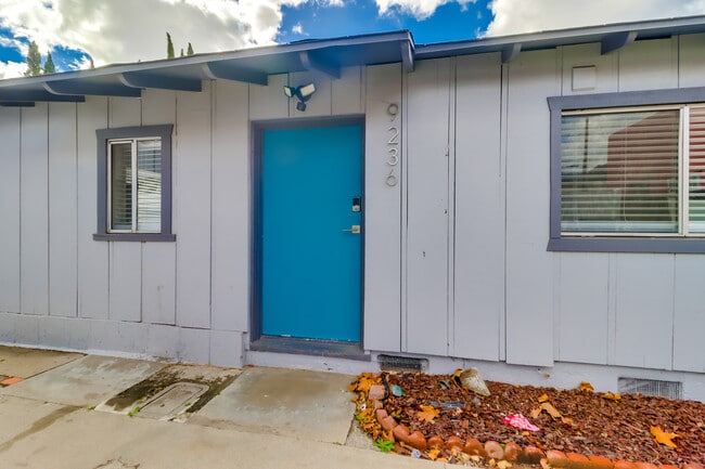 Building Photo - 9236 Winter Gardens Blvd