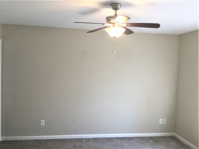 Foto del edificio - 2922 Swan Point Ct