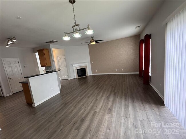 Building Photo - 2343 Calabassas Ln