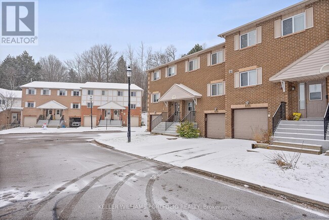 Building Photo - 648-648 Gibney Crescent