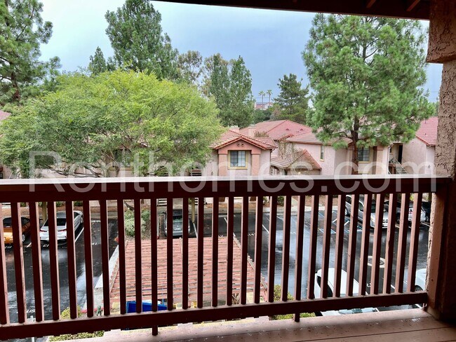 Foto del edificio - 12039 Alta Carmel Ct