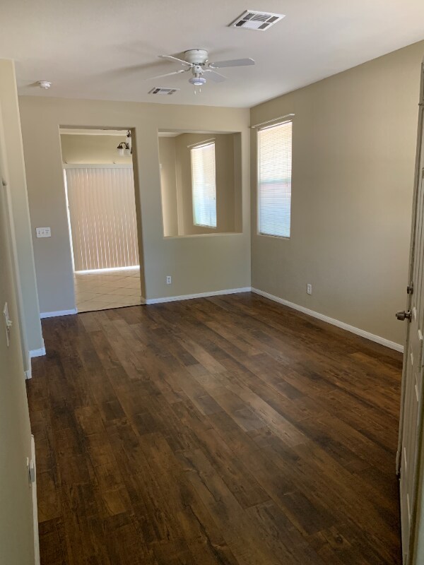 Building Photo - 1340 Oak Village Ave